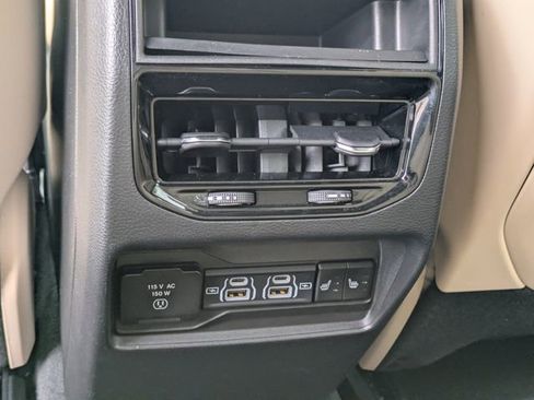 Used 2022 Jeep Grand Cherokee Limited 4xe w/ Luxury Tech Group II AWD/4WD image 17