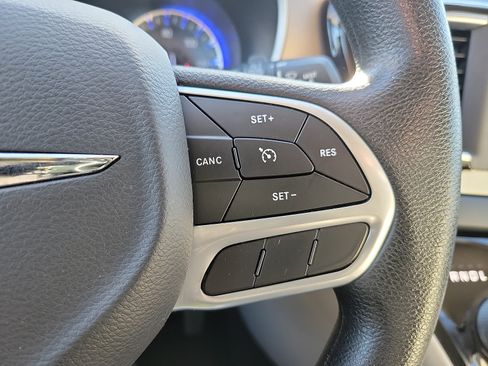 Used 2021 Chrysler Voyager Lxi FWD image 21
