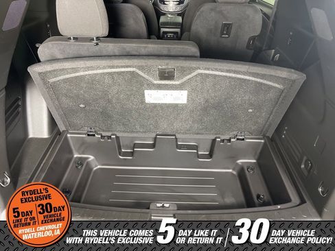 Certified 2023 Chevrolet Traverse LT w/ Rear Camera Mirror Package image 24