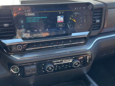 Used 2024 Chevrolet Silverado 1500 High Country w/ High Country Premium Package AWD/4WD image 18