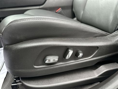 Used 2025 Cadillac XT6 Premium Luxury image 12