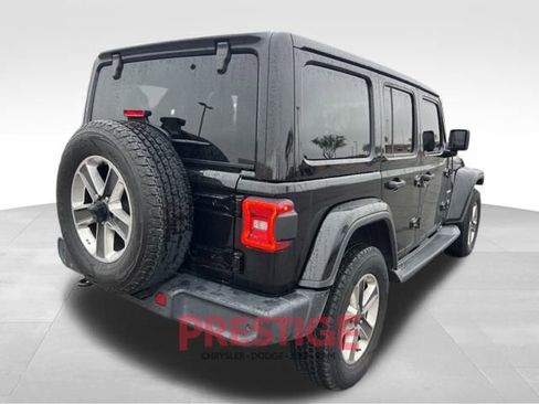 Used 2018 Jeep Wrangler Unlimited Sahara w/ Dual Top Group image 8