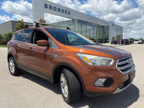 Used 2017 Ford Escape SE FWD image 1