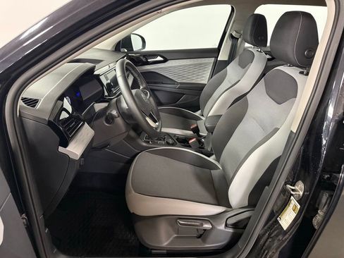 Used 2022 Volkswagen Taos S image 9