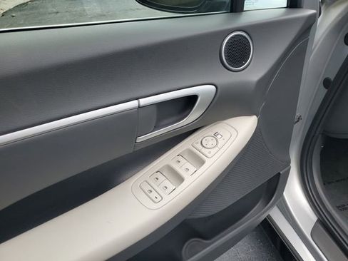 Certified 2025 Hyundai Sonata SEL FWD image 9