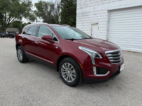Used 2017 Cadillac XT5 Luxury w/ Driver Awareness Package AWD/4WD image 3