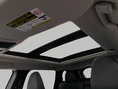 New 2025 Mitsubishi Outlander SE image 31