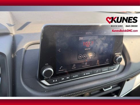 Used 2025 Nissan Rogue SV AWD/4WD image 17