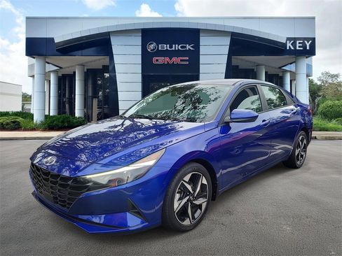 Certified 2023 Hyundai Elantra SEL w/ Convenience Package image 3