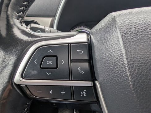 Used 2022 Toyota Highlander XLE AWD/4WD image 27