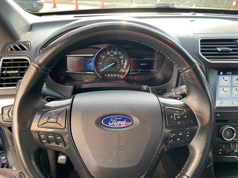 Used 2017 Ford Explorer XLT w/ Equipment Group 202A image 30