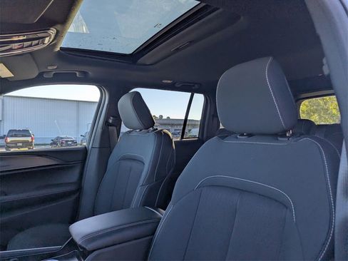 New 2025 Jeep Grand Cherokee Laredo X w/ Luxury Tech Group I image 12