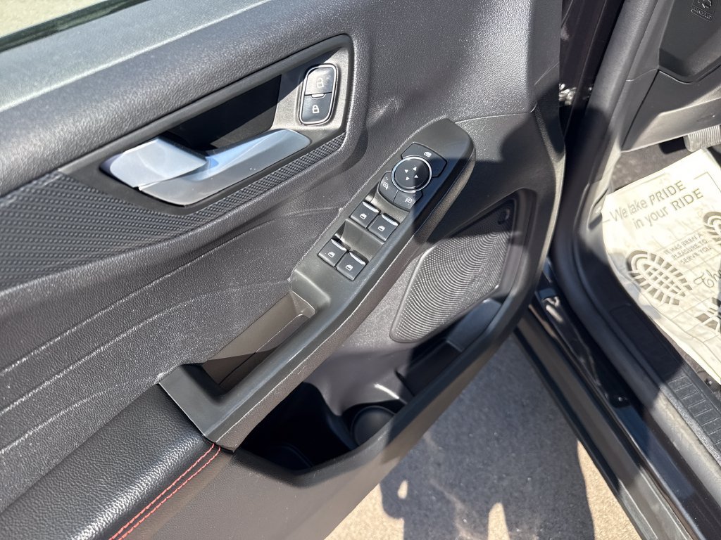 Used 2025 Ford Escape ST-Line AWD/4WD image 11