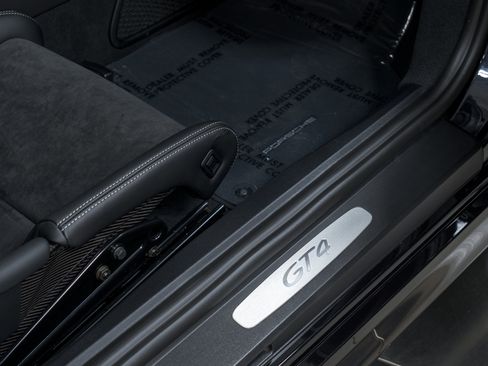 Used 2016 Porsche Cayman GT4 image 29