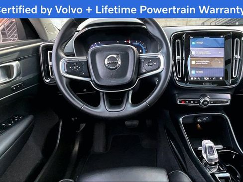 Used 2025 Volvo XC40 B5 Plus image 8