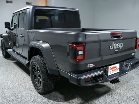 Used 2022 Jeep Gladiator Overland w/ Popular Equipment Package AWD/4WD image 9