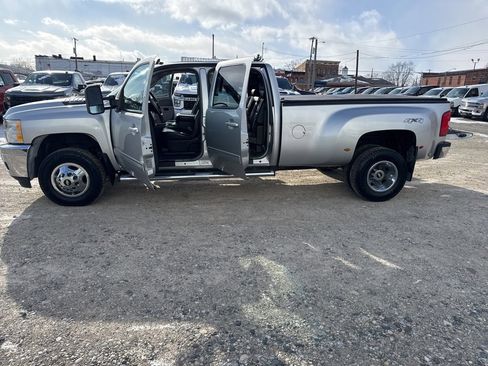 Used 2011 Chevrolet Silverado 3500 LTZ image 26