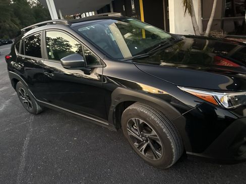 Used 2024 Subaru Crosstrek 2.0i Premium image 3
