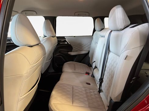 Used 2024 Mitsubishi Outlander SEL image 24