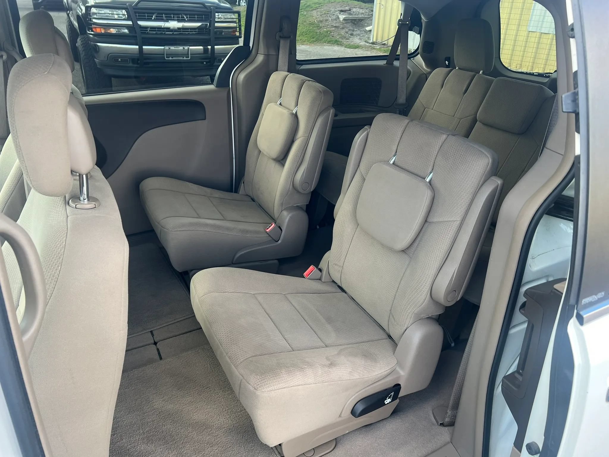 Used 2011 Chrysler Town & Country Touring w/ Trailer Tow Group FWD image 15