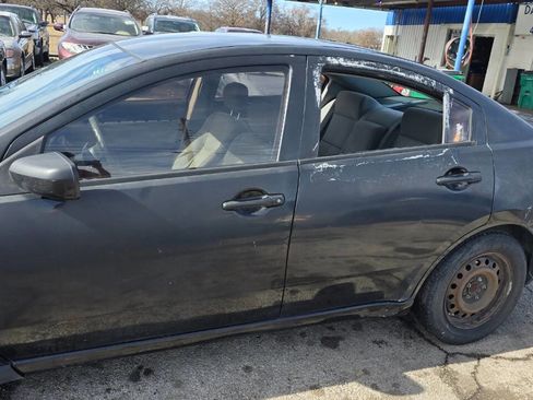 Used 2009 Mitsubishi Galant ES image 2