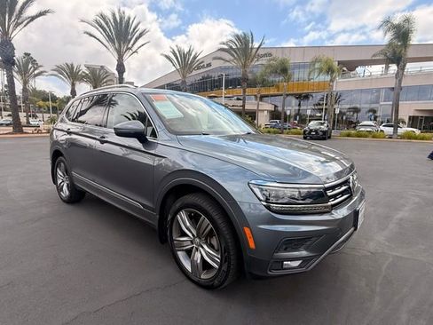 Used 2019 Volkswagen Tiguan SEL Premium AWD/4WD image 2