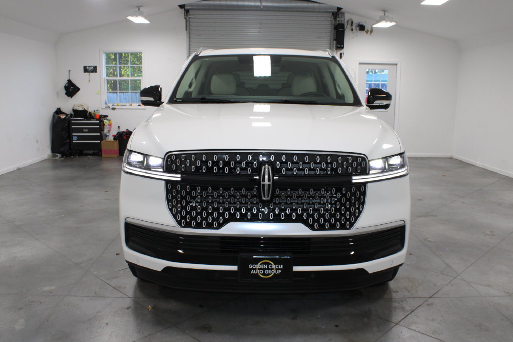New 2027 Lincoln Navigator L Reserve AWD/4WD image 2