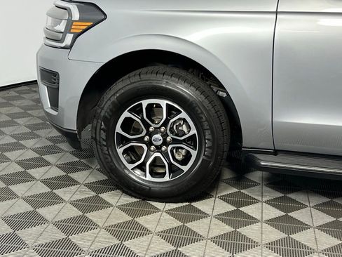 Used 2024 Ford Expedition XLT image 12