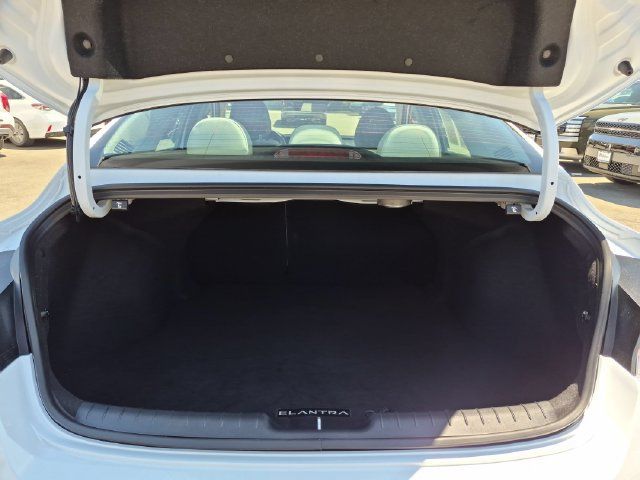 Used 2025 Hyundai Elantra Limited FWD image 24