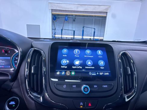 Used 2024 Chevrolet Equinox RS w/ RS Leather Package image 24