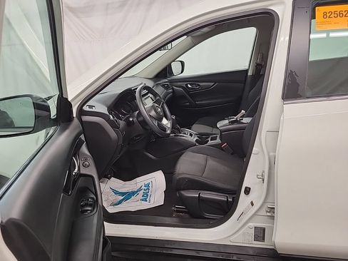 Used 2018 Nissan Rogue S AWD/4WD image 3
