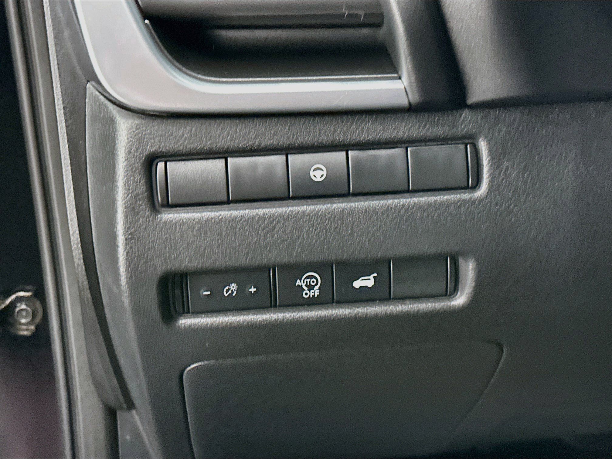 Used 2026 Nissan Rogue SV AWD/4WD image 17