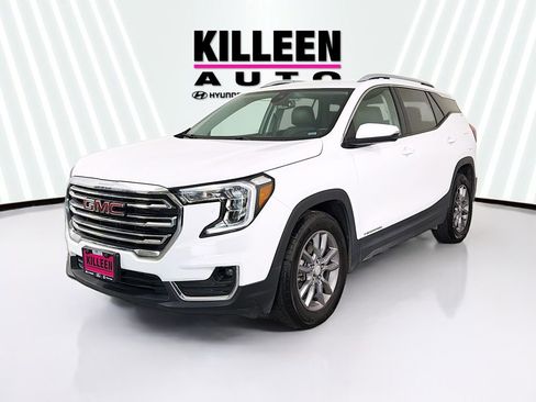 Used 2024 GMC Terrain SLT image 3