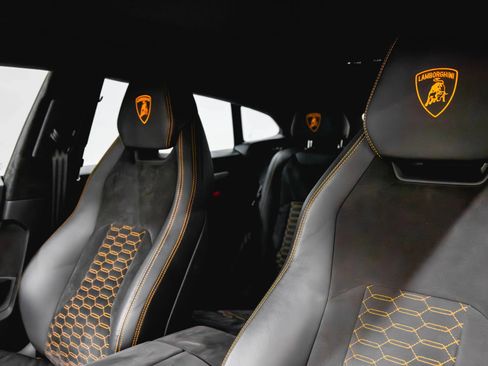 Used 2020 Lamborghini Urus image 35