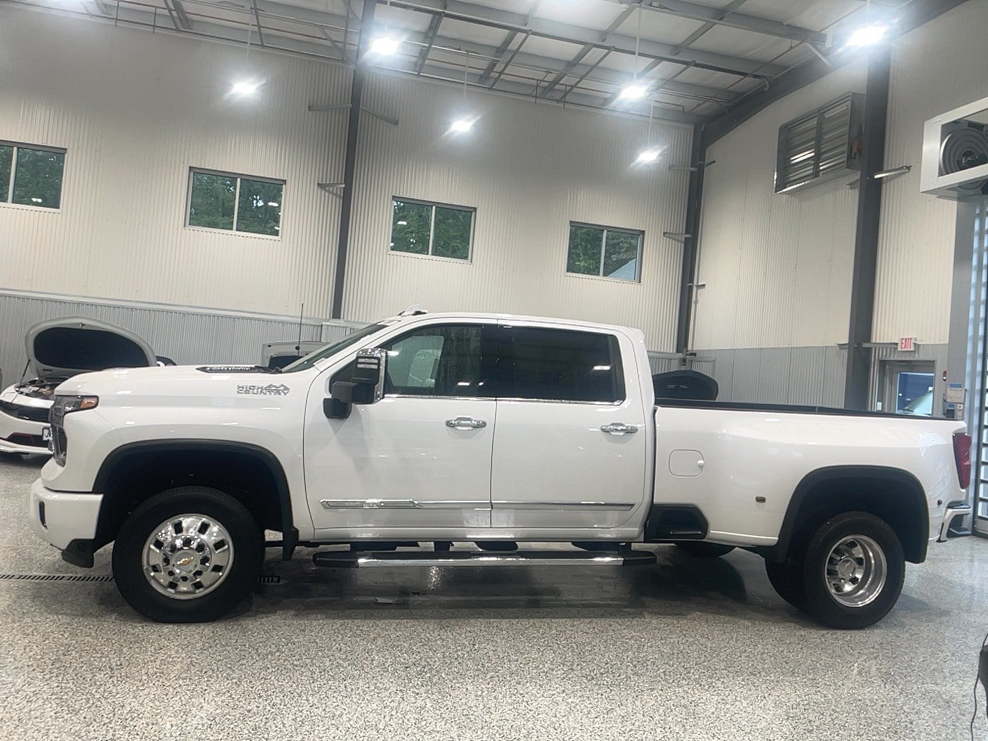 Used 2024 Chevrolet Silverado 3500 High Country w/ High Country Premium Package AWD/4WD image 20