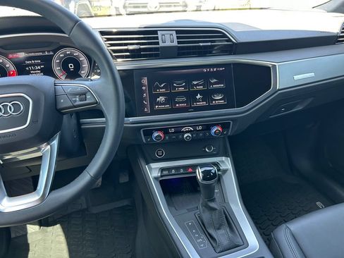 Used 2025 Audi Q3 2.0T Premium Plus w/ Premium Plus Package AWD/4WD image 19