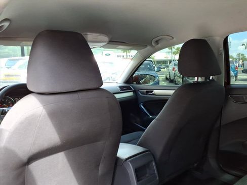 Used 2016 Volkswagen Passat 1.8T S image 16