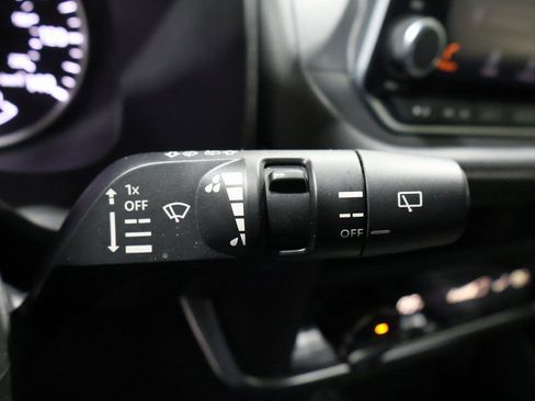 Used 2023 Nissan Rogue SV image 38