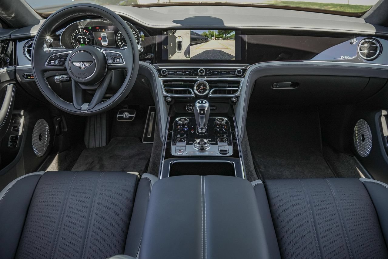 Certified 2025 Bentley Flying Spur Plug-In Hybrid AWD/4WD image 4