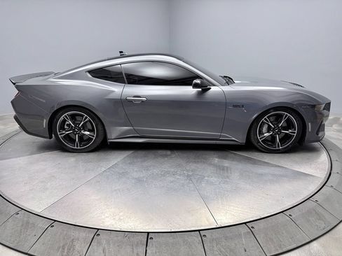 Used 2025 Ford Mustang GT RWD image 4