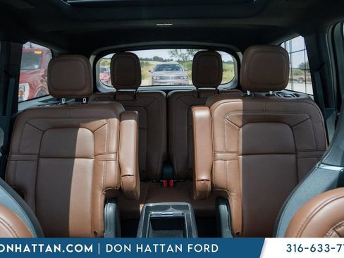 Used 2023 Lincoln Aviator Reserve w/ Equipment Group 201A AWD/4WD image 22