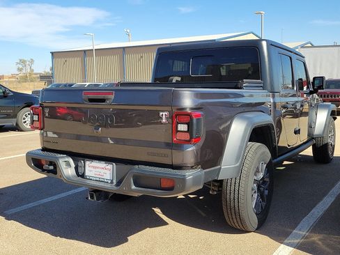 Used 2020 Jeep Gladiator Sport w/ Quick Order Package 24S image 5