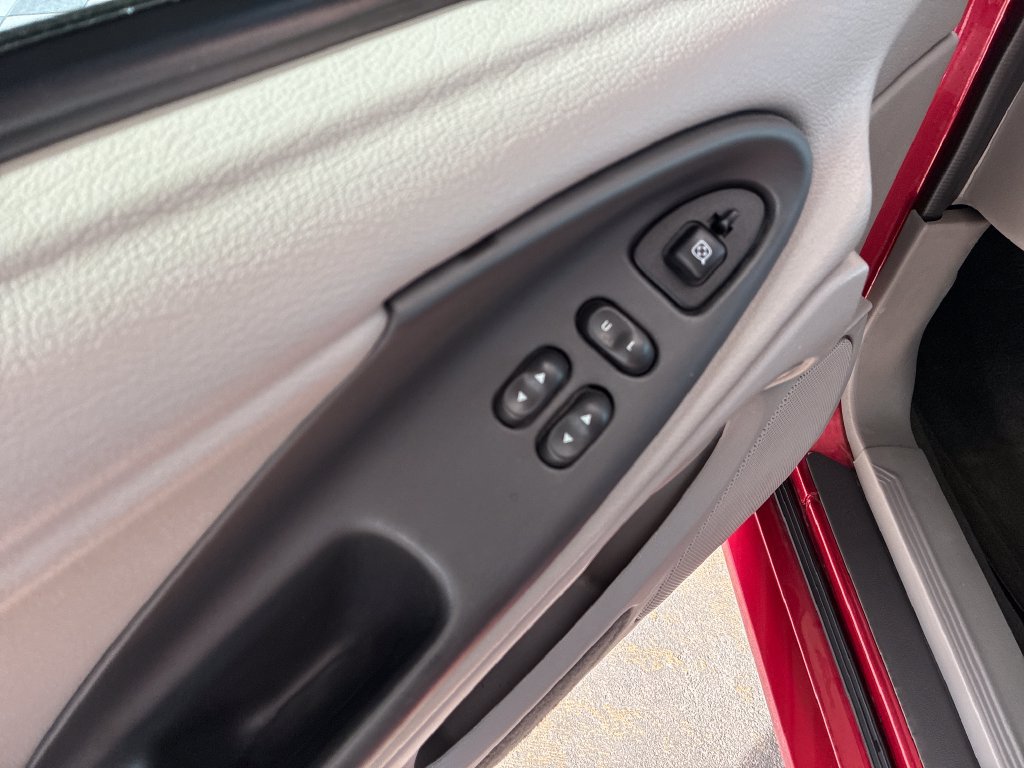 Used 2004 Ford Mustang GT RWD image 13