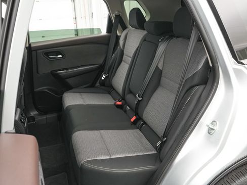 Used 2023 Nissan Rogue SV AWD/4WD image 18