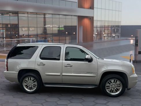 Used 2007 GMC Yukon Denali AWD/4WD image 7