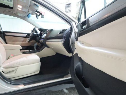 Used 2017 Subaru Outback 2.5i Premium AWD/4WD image 10
