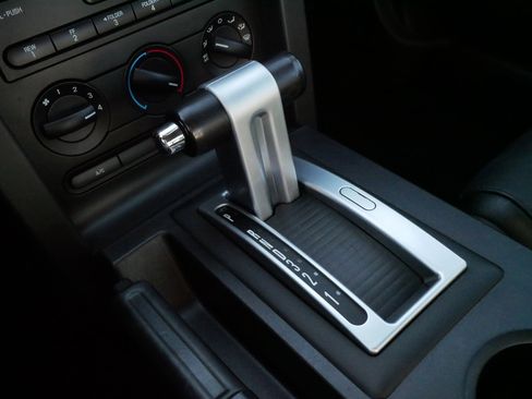 Used 2006 Ford Mustang GT image 23