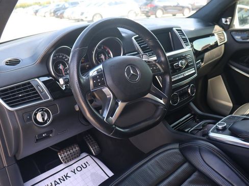 Used 2015 Mercedes-Benz GL 63 AMG 4MATIC image 33