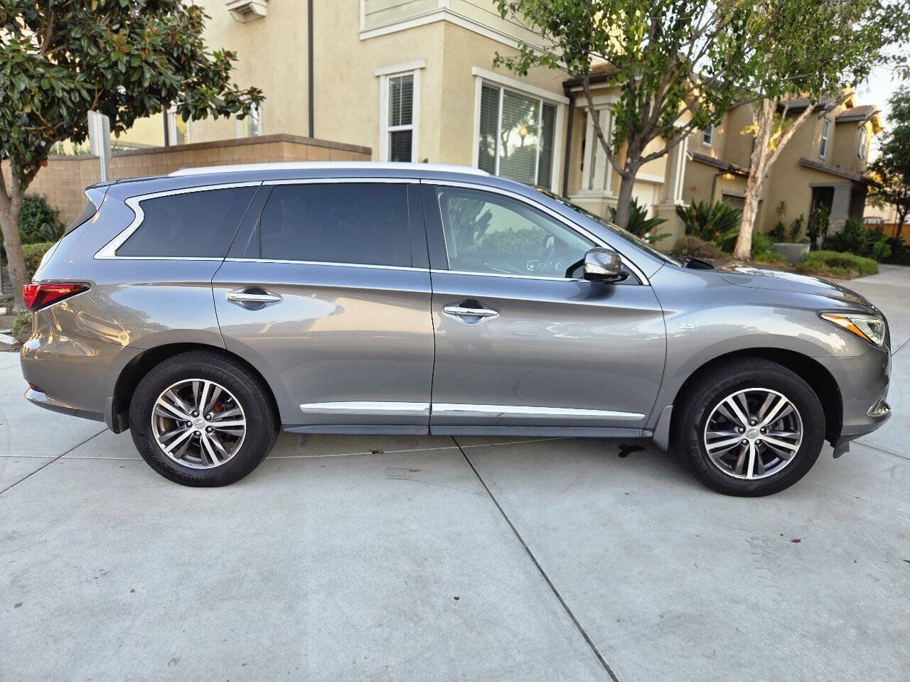 Used 2018 INFINITI QX60 Luxe w/ Premium Plus Package AWD/4WD image 11