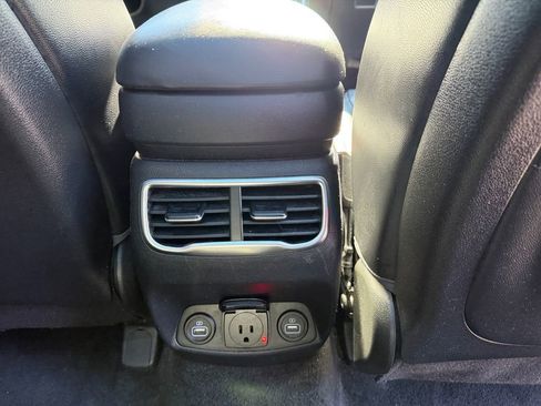 Used 2022 Hyundai Santa Fe Limited image 29